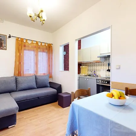 Apartment By The Beach Duce