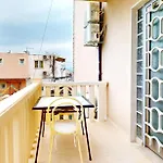 By The Beach Apartamento *