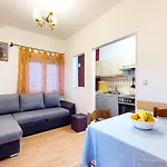 Apartamento By The Beach Duće