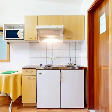 Apartment By The Beach *