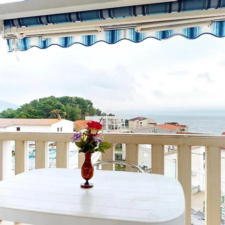 Apartment By The Beach