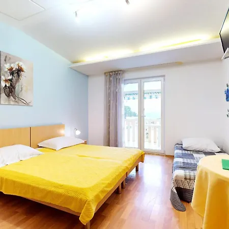 Apartment By The Beach *