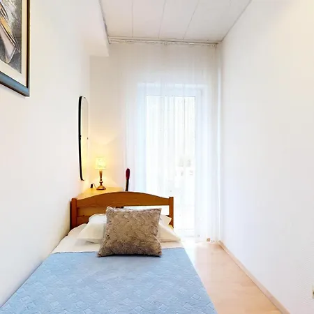 By The Beach Apartment Duce