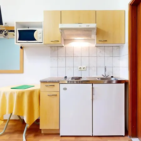 By The Beach Apartment Duce